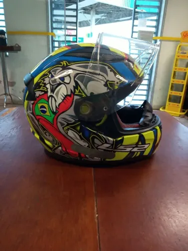 Vendo capacete LS2