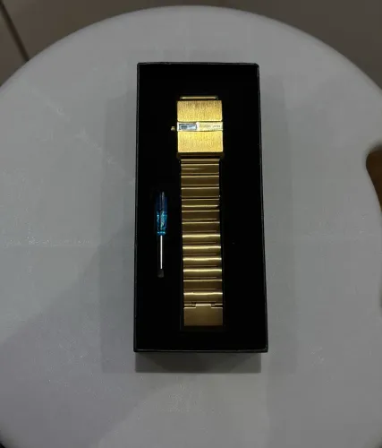 Relógio Saint Germain Dourado - Elegância e Sofisticação