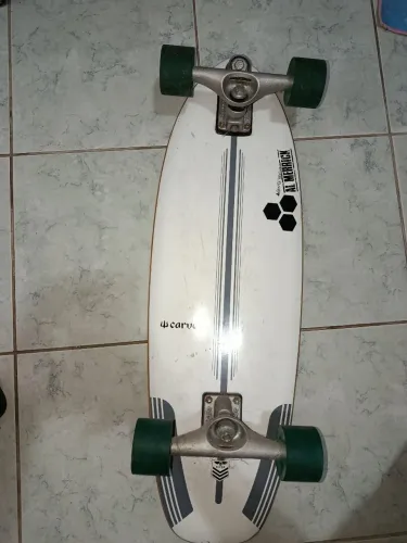 Skate Carver seminovo (usado apenas 5 vezes)