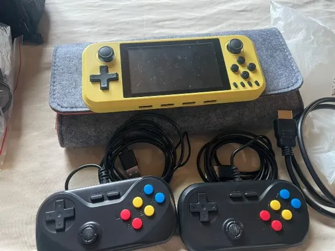 Console Portátil PS4000