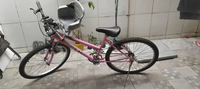 Bicicleta Rosa Pouco usada