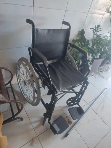 CADEIRA DE RODAS
