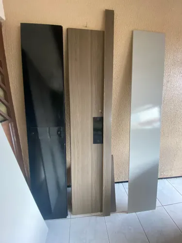 VENDE-SE PORTAS NOVAS E USADAS DE GUARDA ROUPA