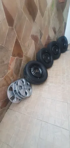 Pneus e Calotas para Hyundai Creta
