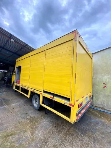 Bau Rodofort para bebida ou carga seca