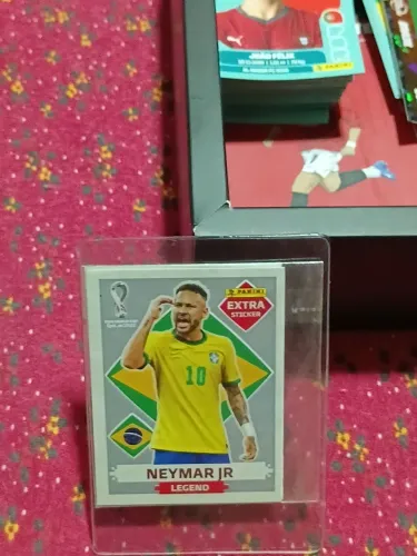 FIGURINHA DO NEYMAR PRATA DA COPA DE 2022, E FEDERICO VALVERDE DOURADO DE 2026