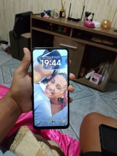Vendo esse celular em perfeito estado, todo bom sem defeito.... poco c71, GB 128