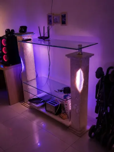 Estante em vidro e mármore com led