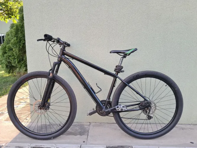 Bicicleta Aro 29 (Quadro 17) + Pneus pirelli ZERO