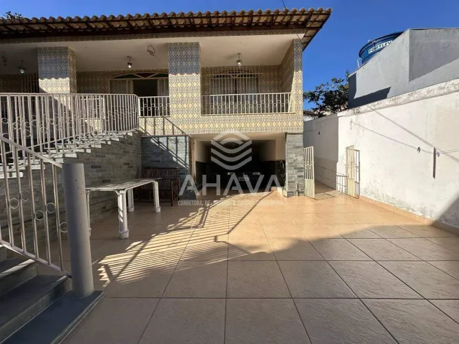 Excelente Oportunidade no Bairro Santa Mônica Lote de 360 m² com 2 Moradias!