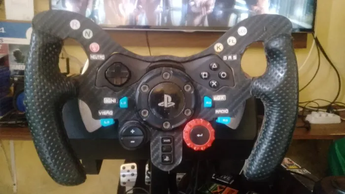 PS4 Slim 1TB, + Volante G29 + Cockpit + Câmbio H + Suporte do Volante.