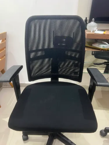 Cadeira de escritório: as duas por R$ 800,00.