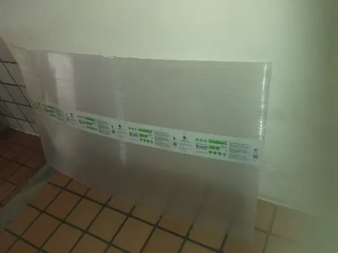 CHAPA DE POLICARBONATO AVEOLAR 175 CM X 99 CM ( NOVA )