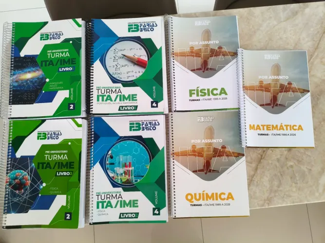 Livro farias Brito Ita volume 2 e 4 (todas as matérias) e por assunto de todas as materias