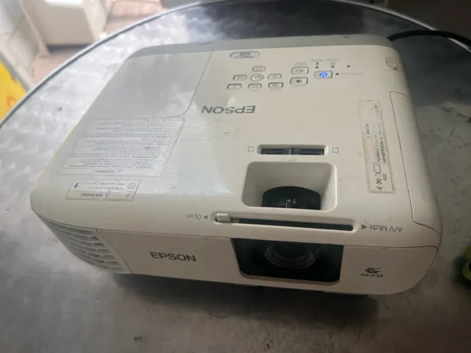 Projetor Epson X39 - 3500 lumens