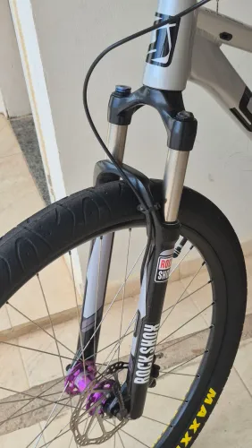 SUSPENSÃO ROCKSHOX XC30 SILVER AR 29