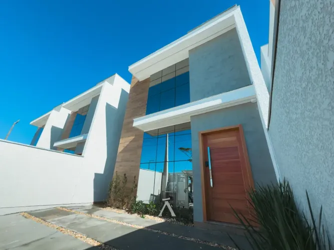 Casa para venda possui 107 metros quadrados com 3 quartos
