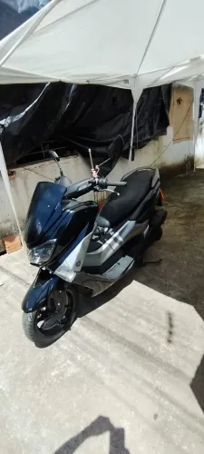 Yamaha Nmax 160 ABS nas 2 rodas.