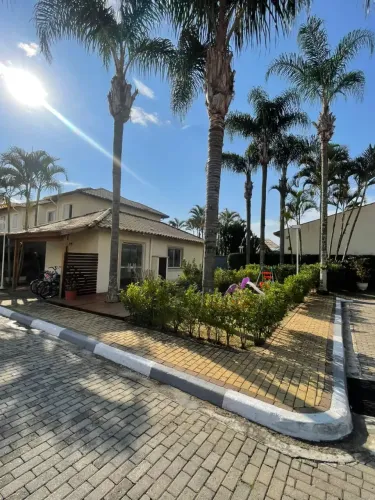 Sobrado para aluguel possui 90 metros quadrados com 3 quartos