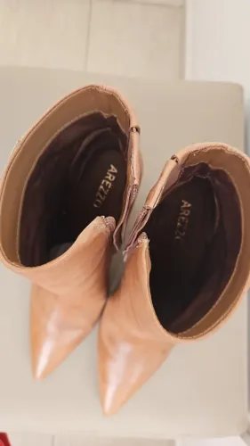 Bota Arezzo caramelo cano medio