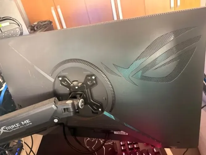 ? **ASUS ROG Strix XG27ACS 27" QHD 180Hz + Braço Articulado ? R$ 1.400**
