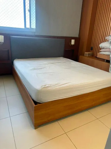 Base Cama Box Queen Mel Imperatriz Viero MDP MDF 163x203 cm em bom estado