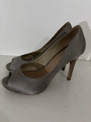 Sapato Peep Toe