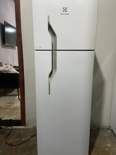 Vendo geladeira em ótimo estado