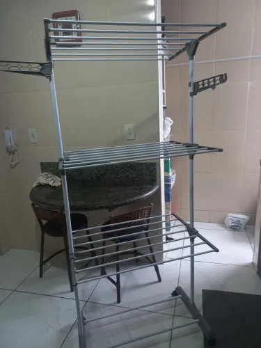 Varal de roupa de chão 