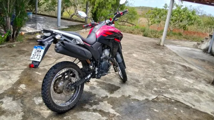 Linda Lander sem nada pra fazer 