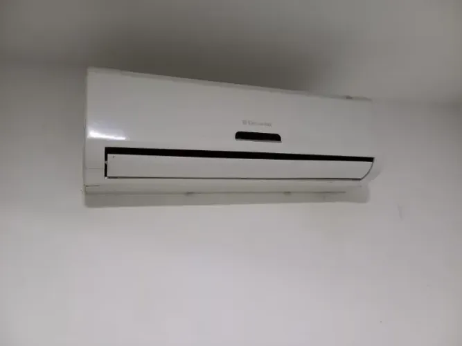 AR CONDICIONADO 12.000 BTU