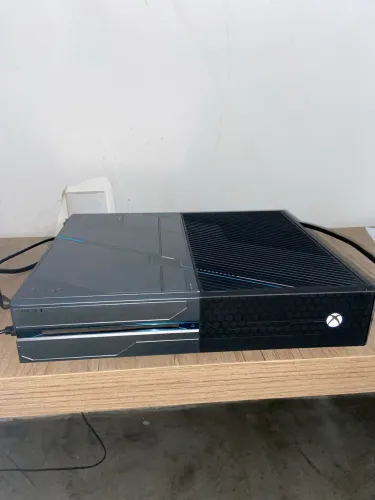 Xbox One Halo Edition