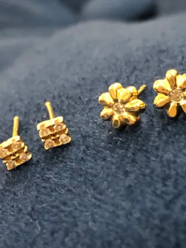 Dois pares de brincos em Ouro 18k com diamantes 