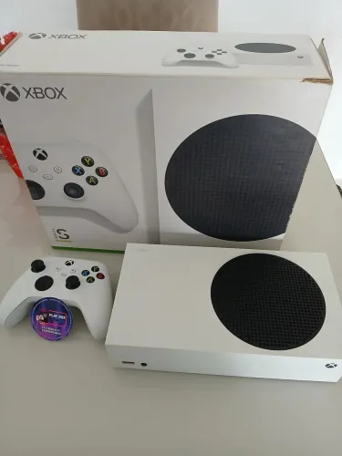 Xbox series S semi novo