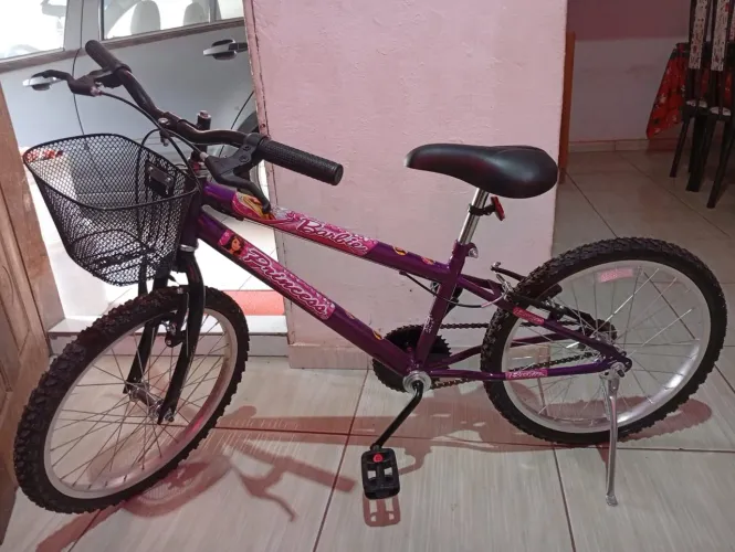 Vendo bicicleta de criança nova nunca usada