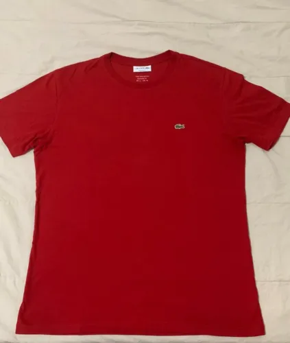 Camiseta básica Lacoste vermelha