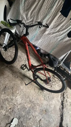 Bicicleta pra sair rápido vem