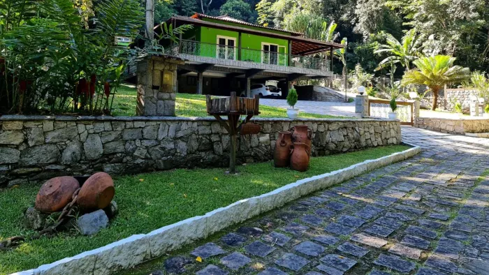LINDA CASA GUAPIMIRIM