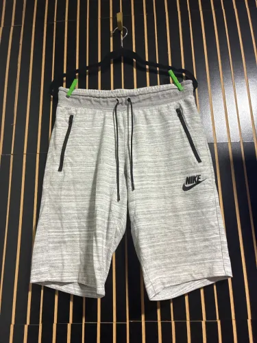 Bermuda moletom Nike tamanho M