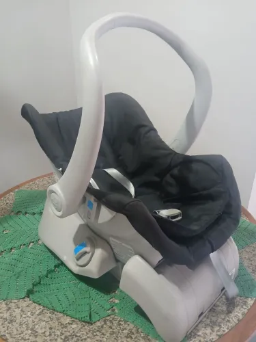 Bebê conforto.