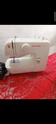 Máquina de costura Singer doméstica
