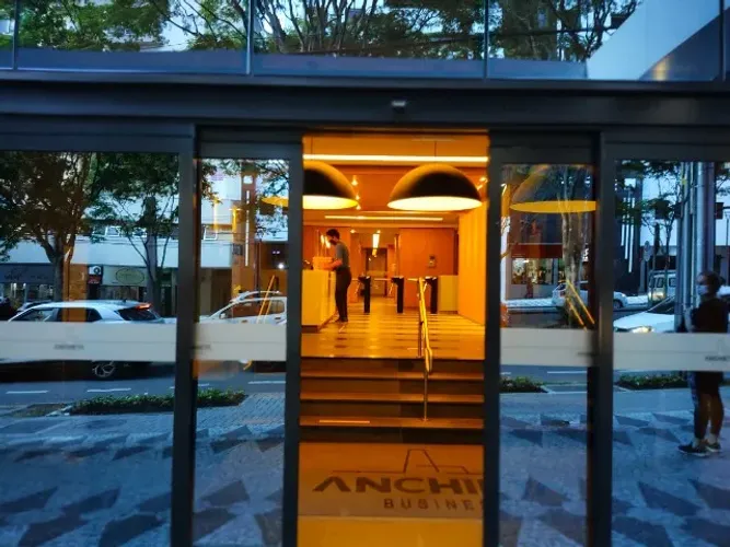 Alugo sala Comercial Edifício Anchieta Business - Bigorrilho - Champagnat