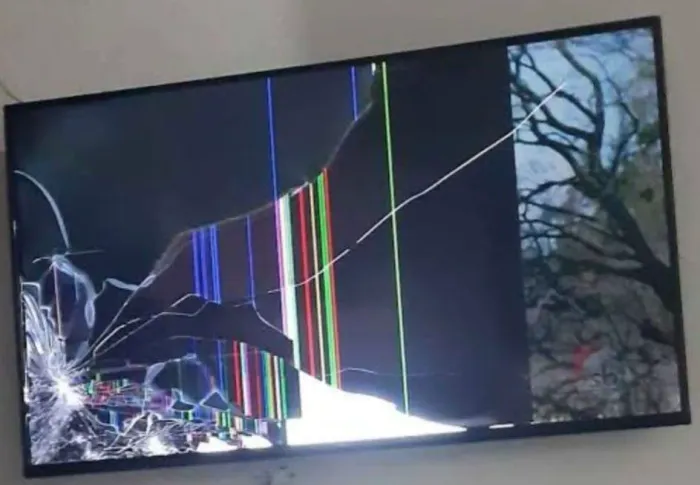 Tv TCL TODA NOVA QUEBRADA PARA RETIRADA DE PEÇAS