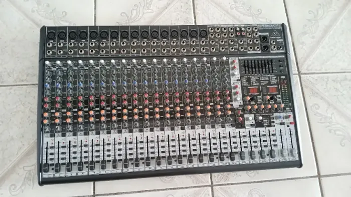 BAIXEI. Mesa de som behringer eurodesk sx2442fx SEMI NOVA. SEM NENHUM DEFEITO.