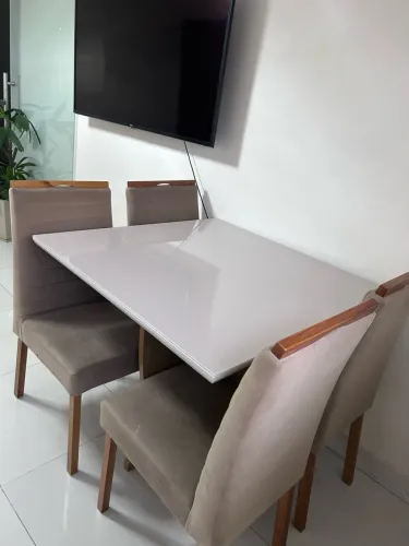 Mesa 4 cadeiras