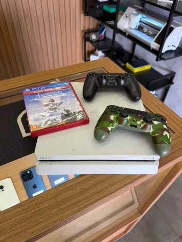 Ps4 slim 500gb branco 2 controles + 1 jogo (Anápolis)