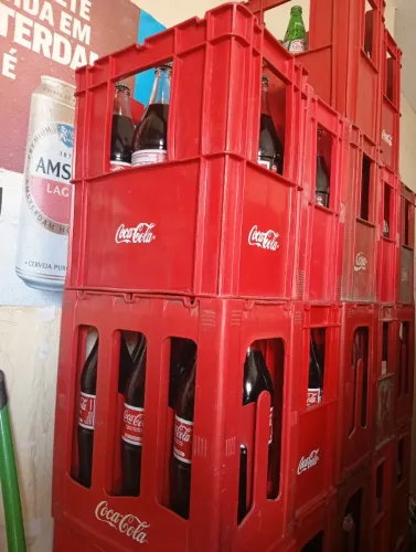 Vendo grades de coca cola ,15 reais a unidade pra vender ligeiro... Chama