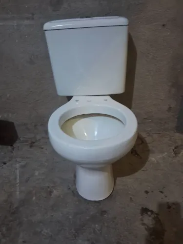 Vendo vaso acoplado por 100 reais entrego 