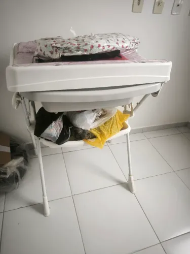 Vendo bebe conforto e banheira com apoio 