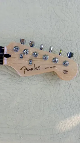 Guitarra squier by fender